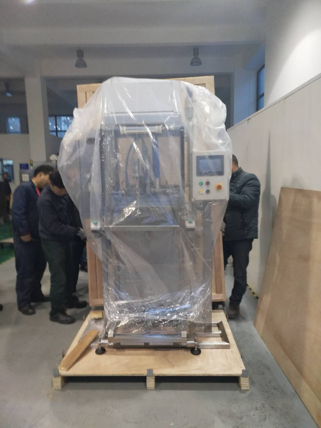 BIB200 單頭非無(wú)菌灌裝機(jī)獲得國(guó)外客戶贊譽(yù)